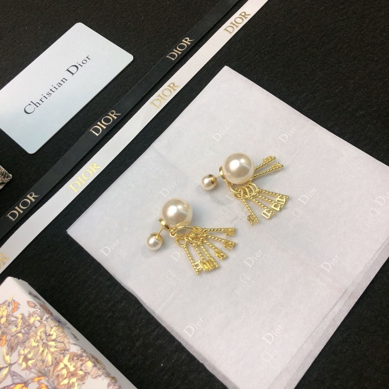 chr1st1an D10r earrings